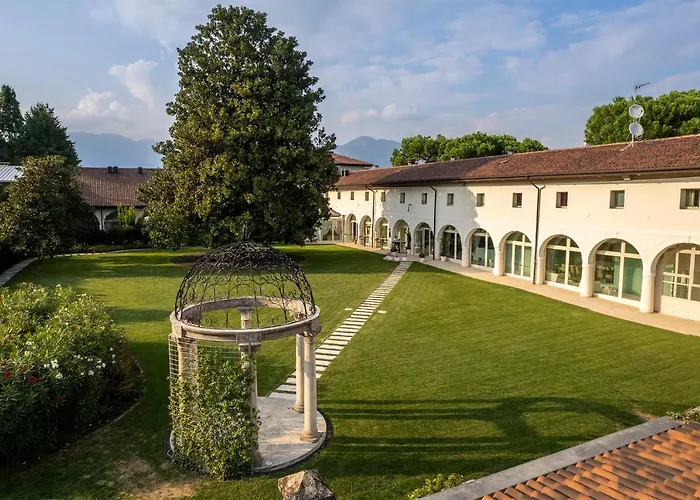 Hotel Villa I Pini Malo  photo