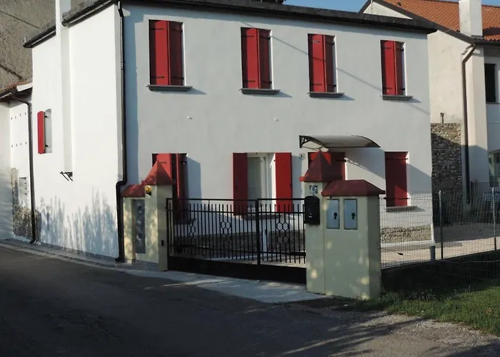Casa Rossa Apartman Pianzano képek