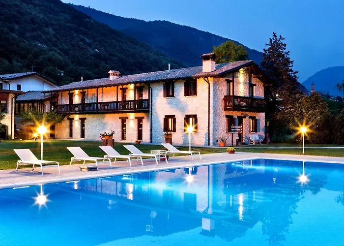 Ai Cadelach Hotel Giulia Revine Lago photo