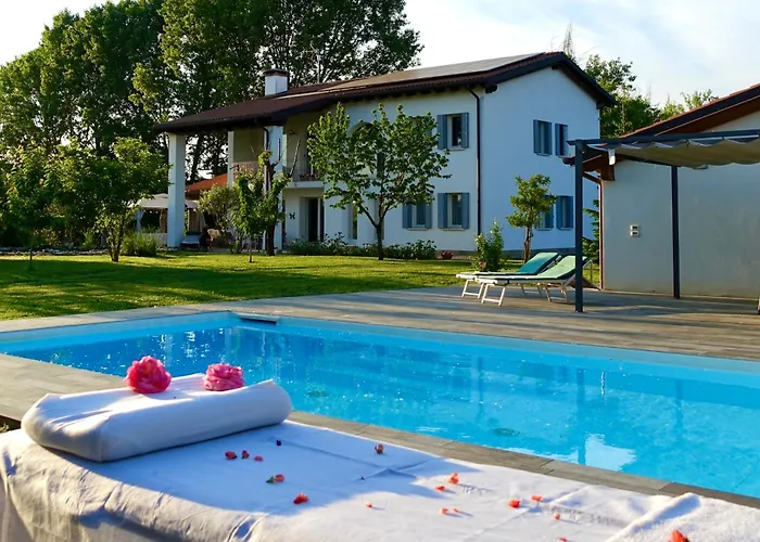 Pool & Garden Villa Lelia Mirano photo