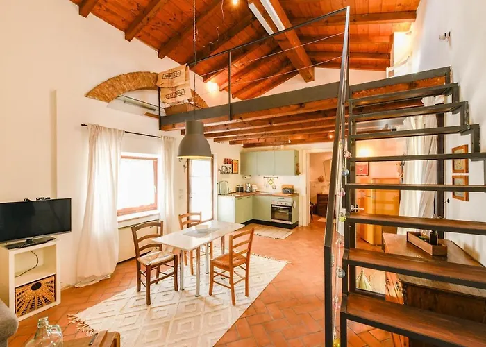 صورة Wood-En Loft Immerso Nel Verde, Vicino A Gardaland كافالكاسيل