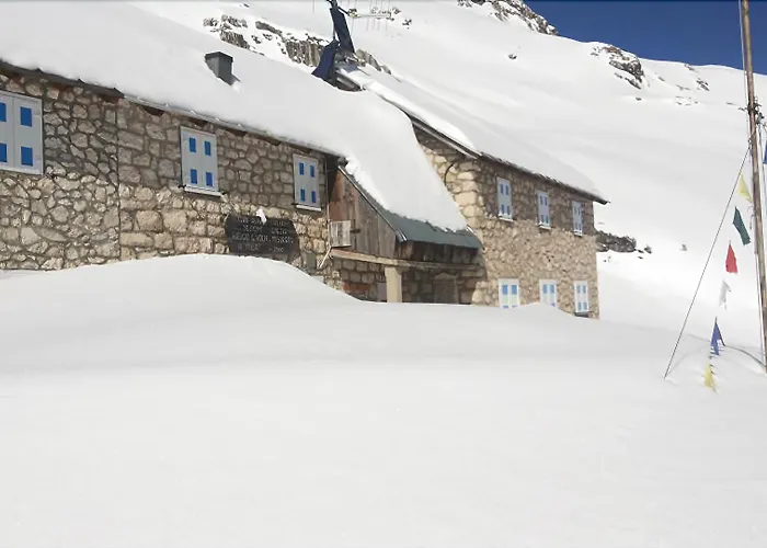 Фото Отель Rifugio Mulaz Gares