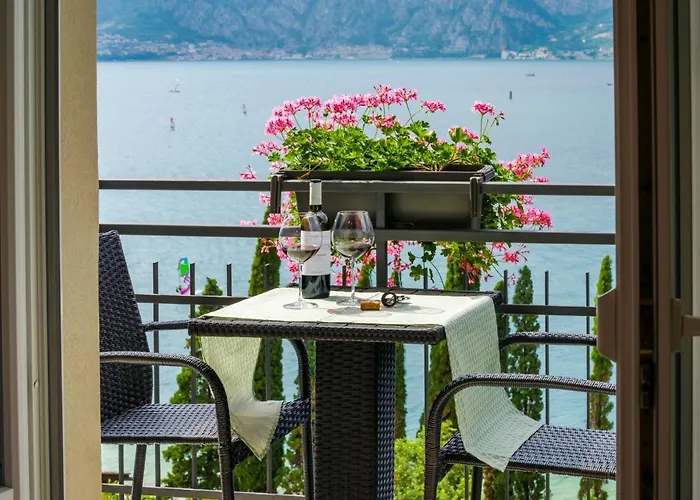 Riva Apt - Vista Lago - Finestra Sul Lago Malcesine fotoğrafı