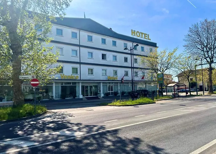 Venice Hotel Con Colonnine Elettriche 그리시냐노 디 조코 사진