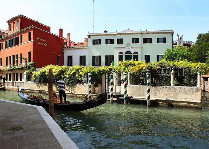 Pensione Accademia - Villa Maravege Venice photo