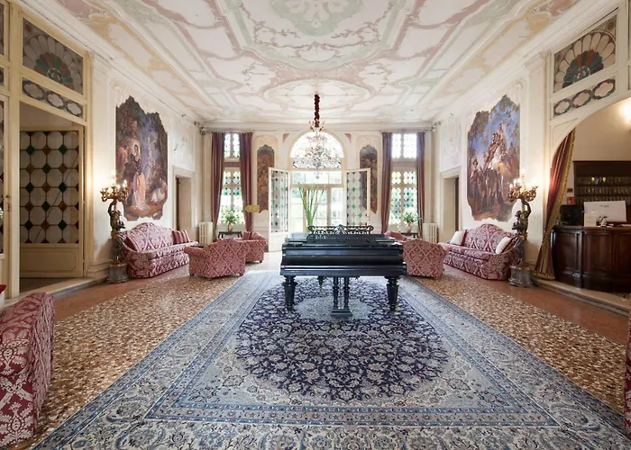 Hotel Villa Condulmer Mogliano Veneto photo