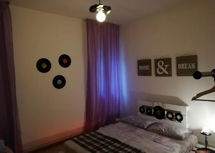 Rebel Home Basso Nove fotoğrafı